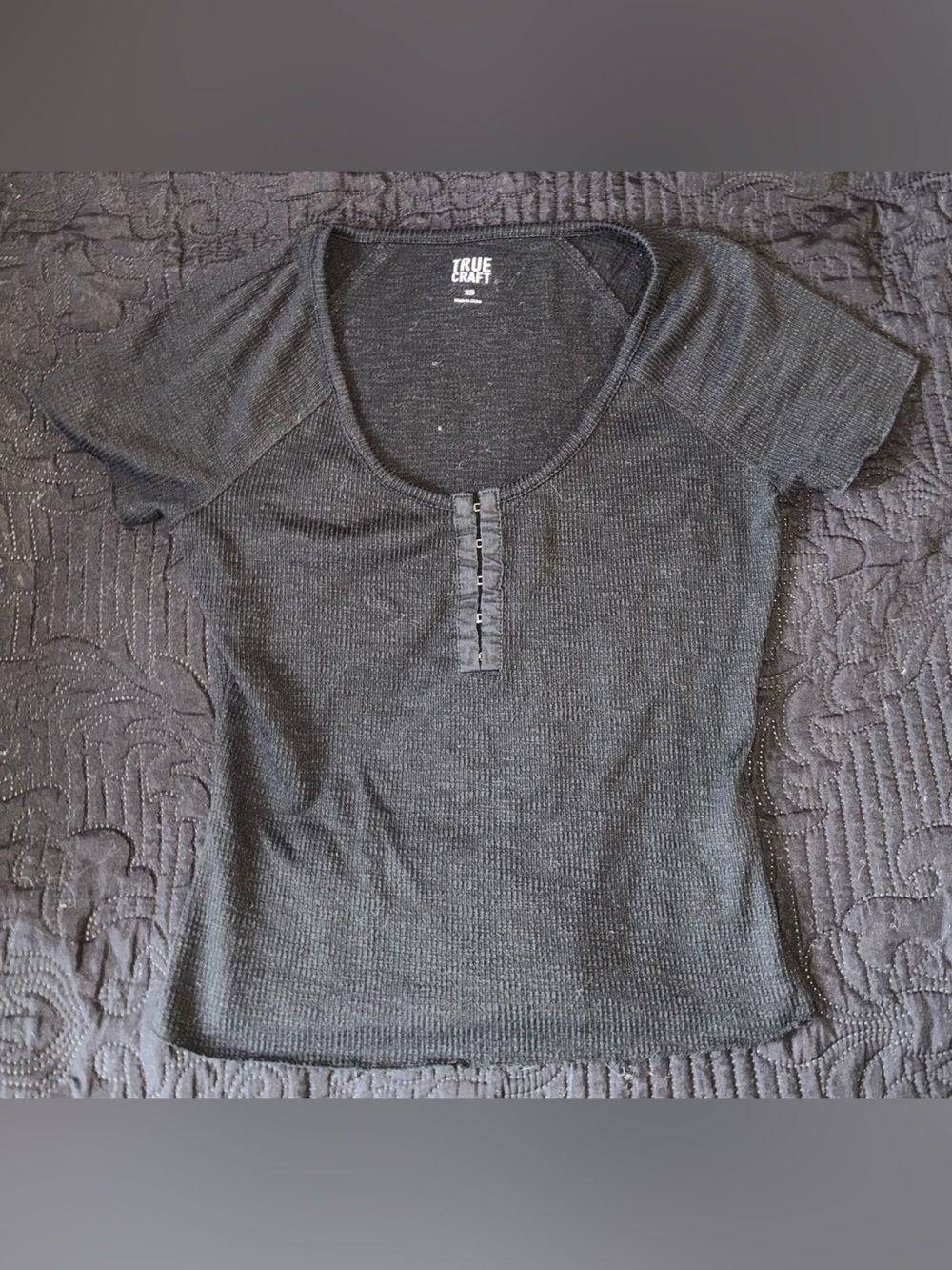 True Craft Black Short Sleeve Henley Scoop Neck Top Size XS